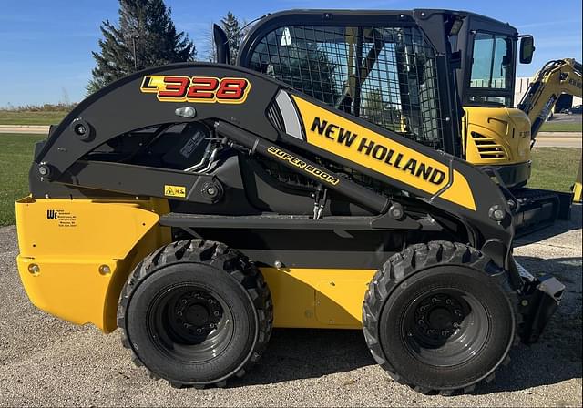 Image of New Holland L328 equipment image 4