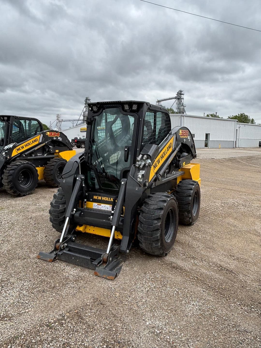 Image of New Holland L328 Primary image