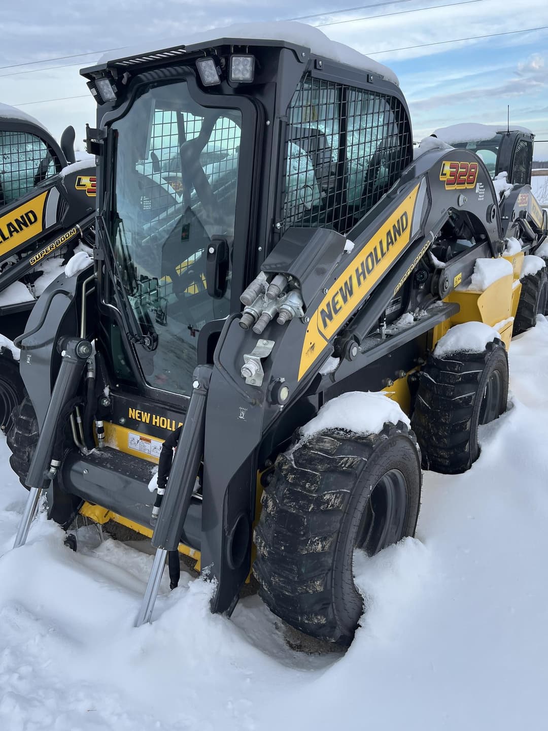 Image of New Holland L328 Image 1