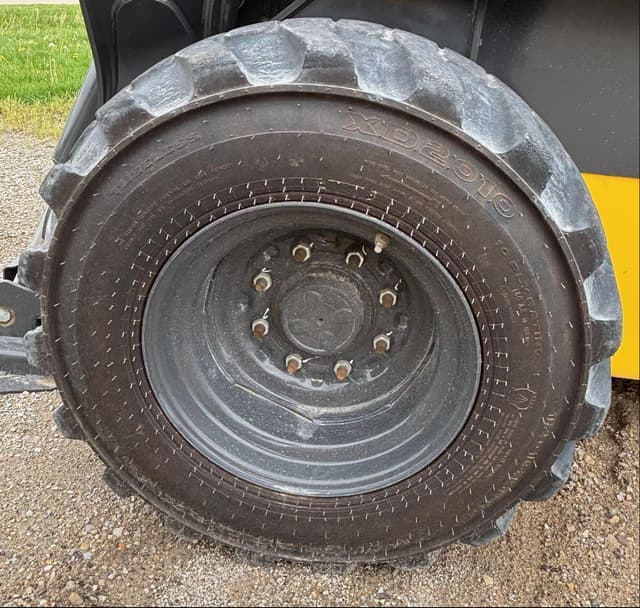 Image of New Holland L328 equipment image 2
