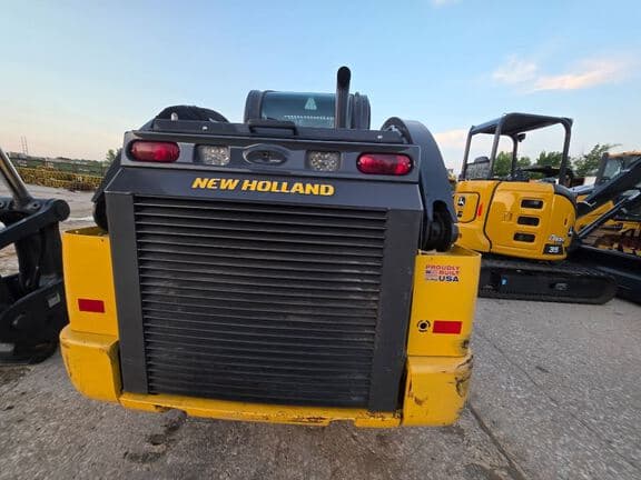 Image of New Holland L334 equipment image 3