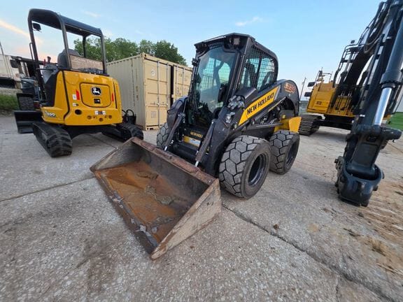 2024 New Holland L334 Equipment Image0