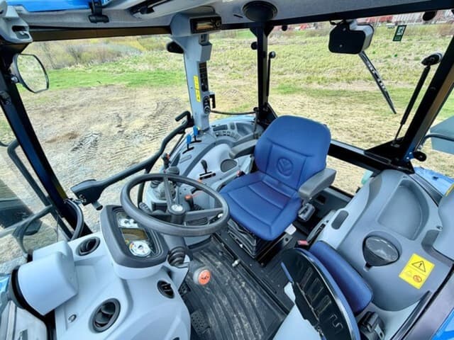 Image of New Holland PowerStar 100 equipment image 4
