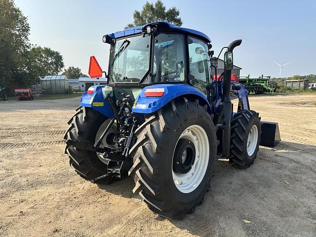 Image of New Holland PowerStar 90 equipment image 4