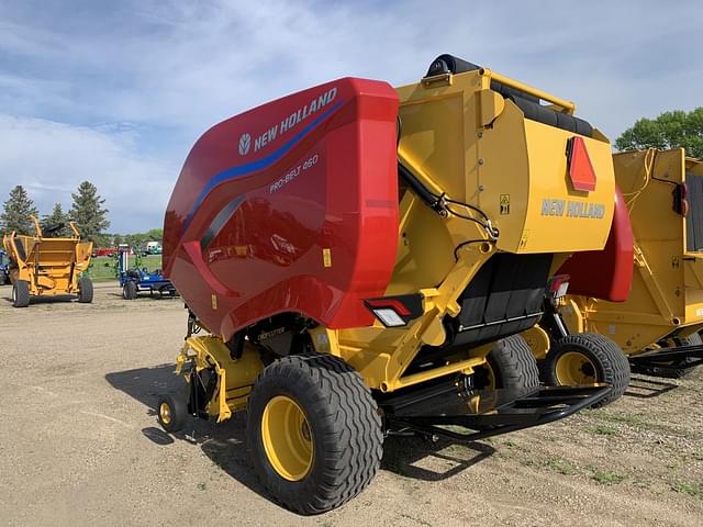 Image of New Holland RB460 CropCutter equipment image 3