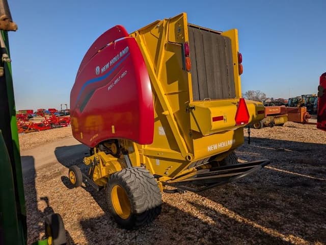 Image of New Holland RB460 equipment image 2