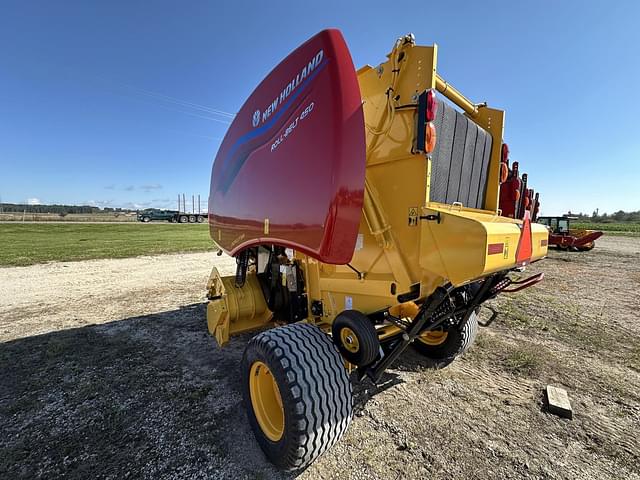 Image of New Holland RB450 CropCutter equipment image 2