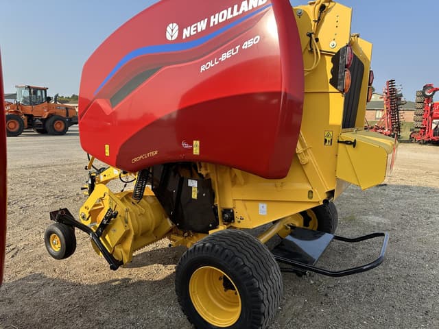 Image of New Holland RB450 CropCutter equipment image 2