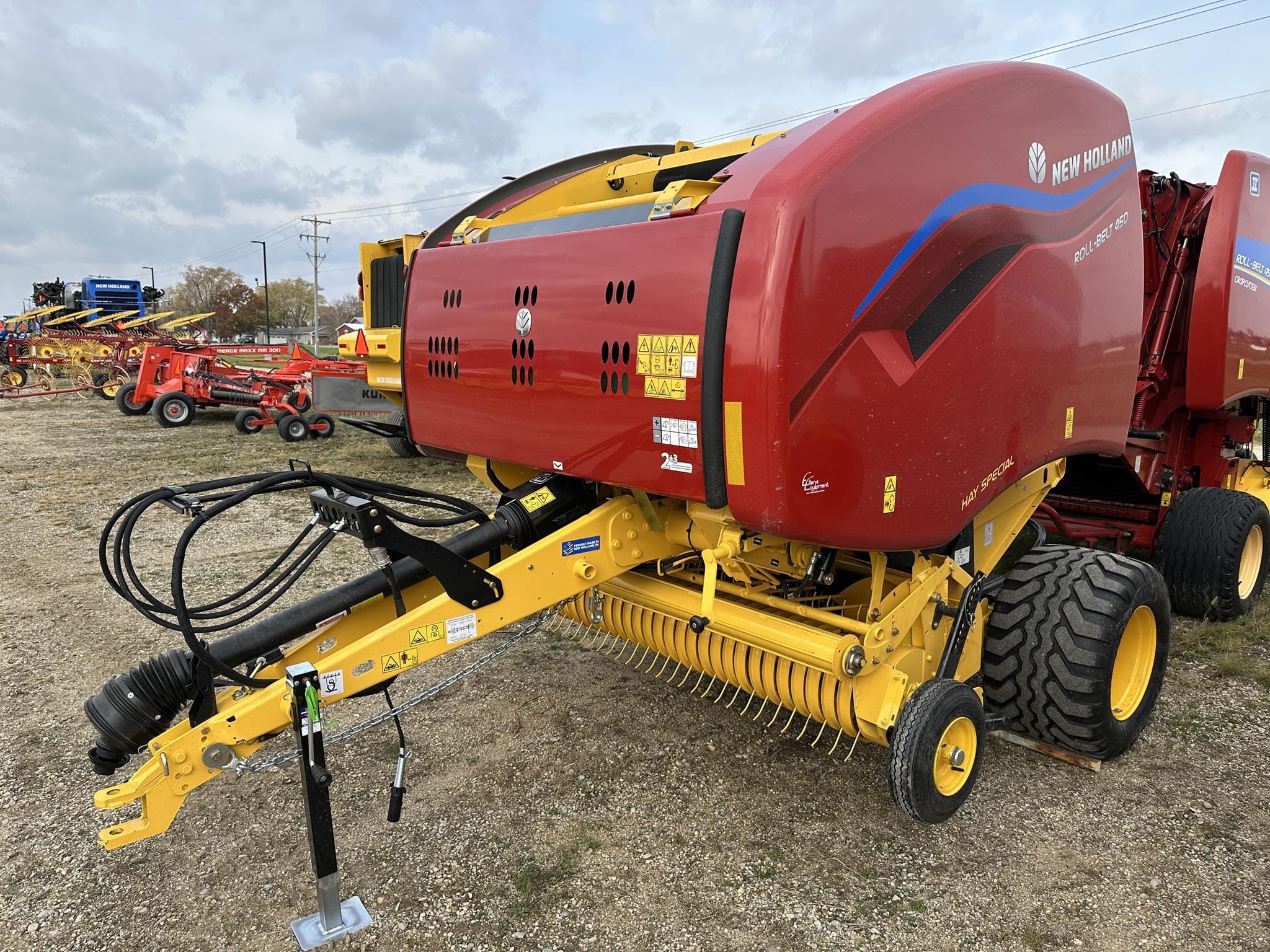 2024 New Holland RB450 Hay Special Equipment Image0