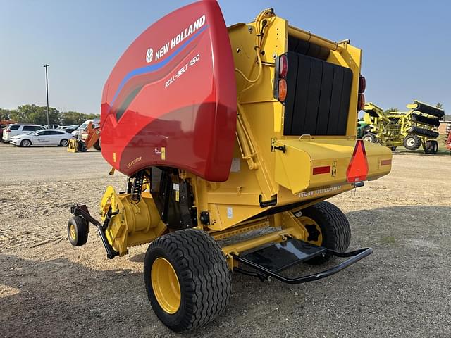 Image of New Holland RB450 CropCutter equipment image 2