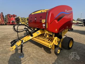 Main image New Holland RB450