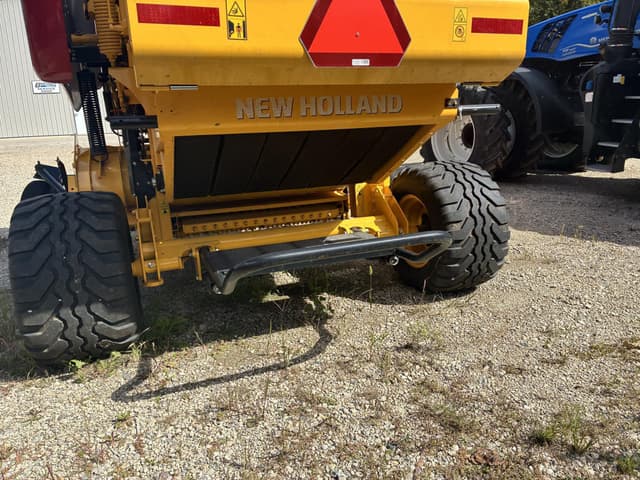 Image of New Holland RB450 equipment image 2