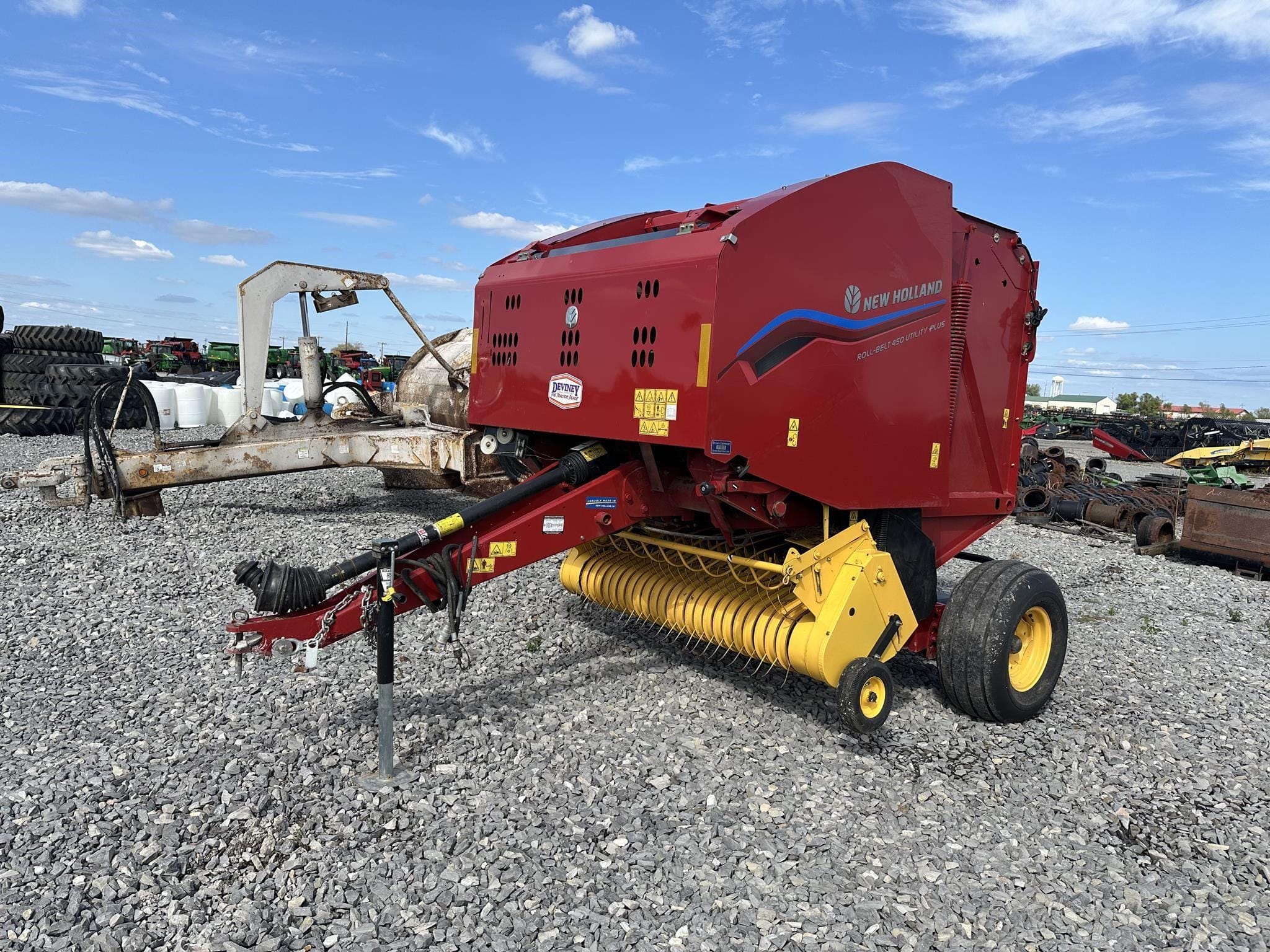 2024 New Holland RB450 Utility Plus Equipment Image0