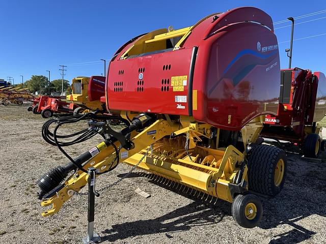 Image of New Holland RB460 CropCutter equipment image 1