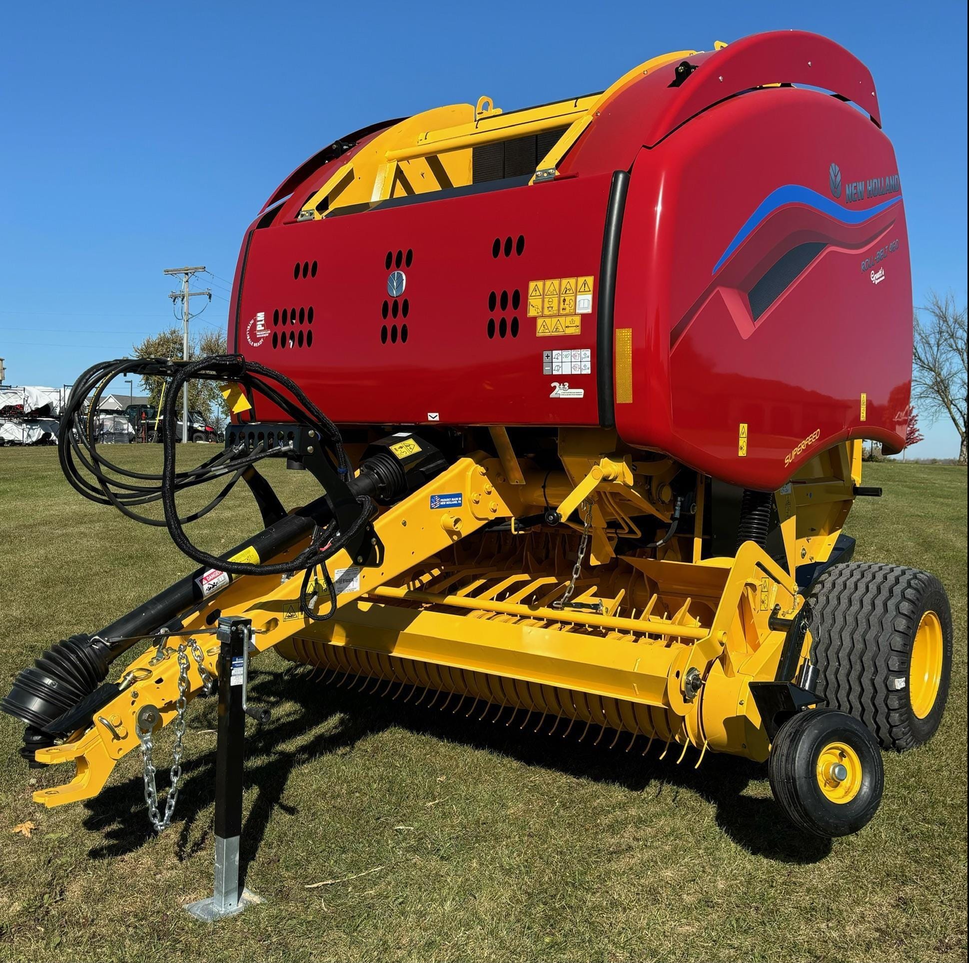 2024 New Holland RB460 Superfeed Equipment Image0