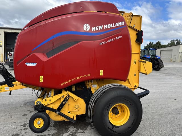 Image of New Holland RB560 equipment image 2