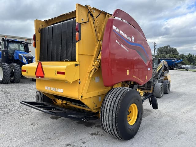 Image of New Holland RB560 equipment image 4