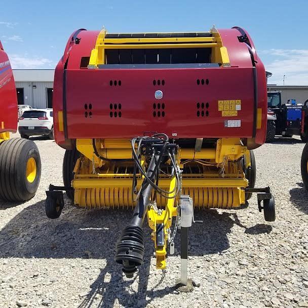 Image of New Holland RB560 Specialty Crop Plus equipment image 4