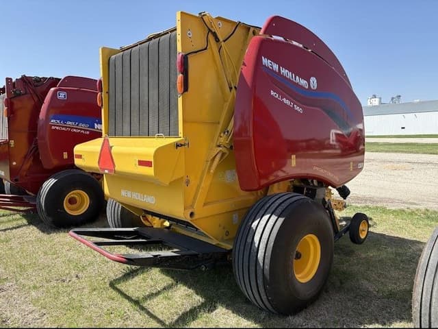 Image of New Holland RB560 equipment image 3