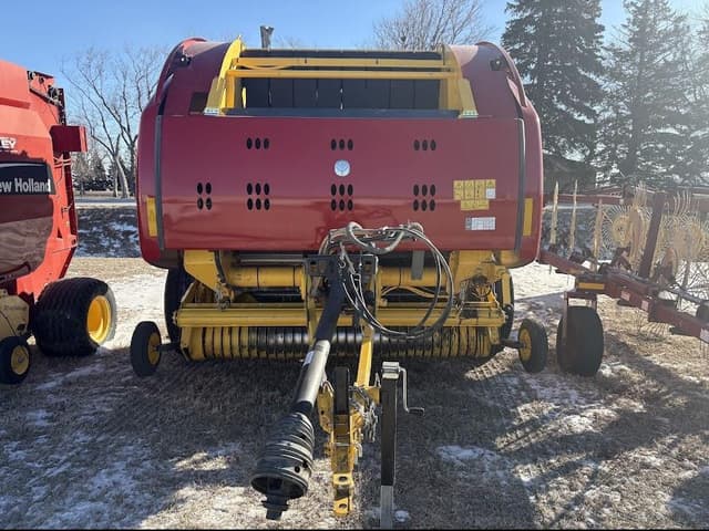 Image of New Holland RB560 equipment image 4