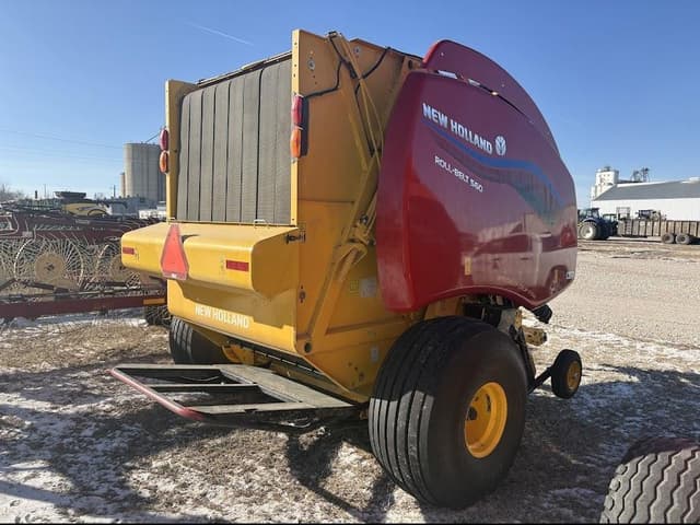 Image of New Holland RB560 equipment image 3