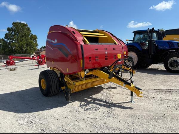 Image of New Holland RB560 Specialty Crop Plus equipment image 2