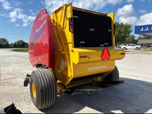 Image of New Holland RB560 Specialty Crop Xtra equipment image 3