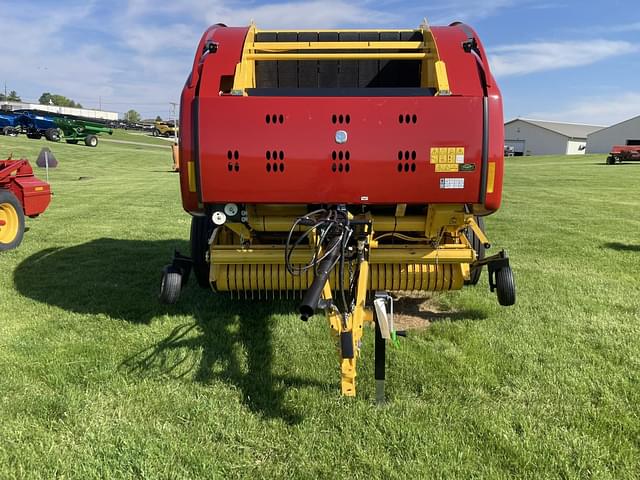 Image of New Holland RB560 Specialty Crop Xtra equipment image 1