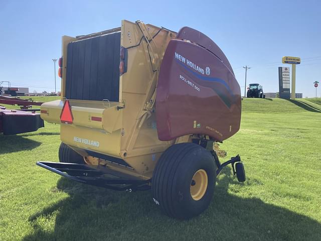 Image of New Holland RB560 Specialty Crop Xtra equipment image 3