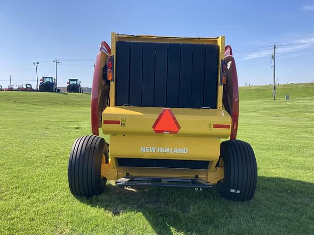 Image of New Holland RB560 Specialty Crop Xtra equipment image 4