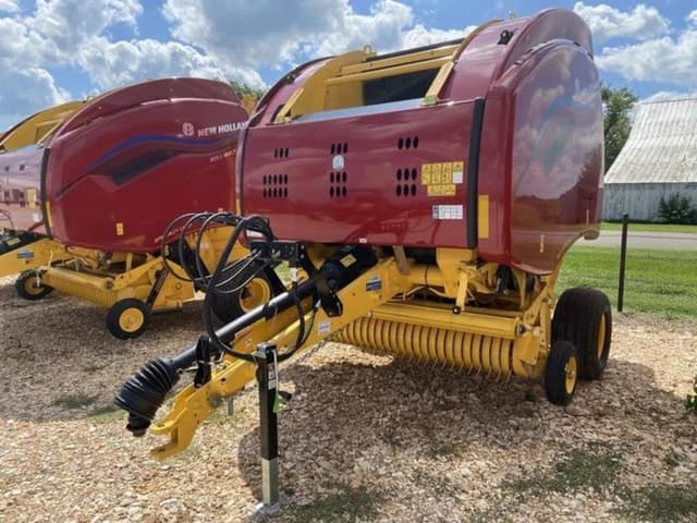 Image of New Holland RB460 equipment image 2