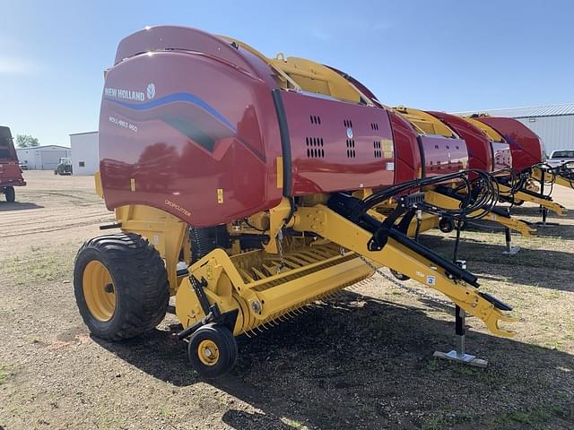 Image of New Holland RB460 CropCutter equipment image 1