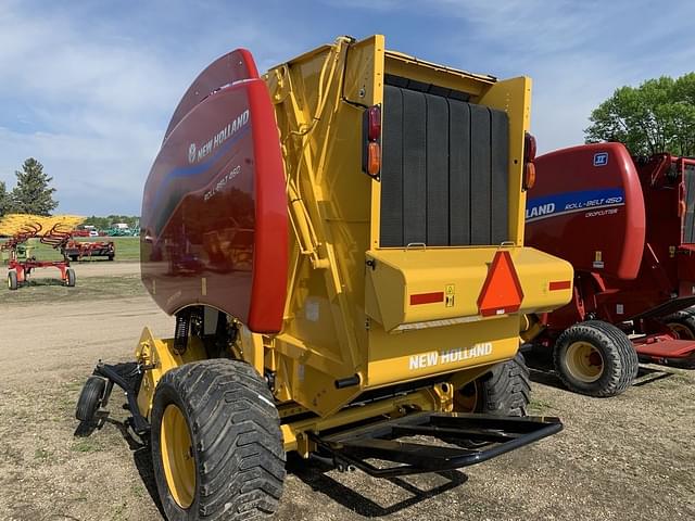 Image of New Holland RB460 CropCutter equipment image 3