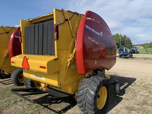 Image of New Holland RB560 Specialty Crop Plus equipment image 2