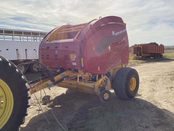 Image of New Holland RB560 Specialty Crop equipment image 2
