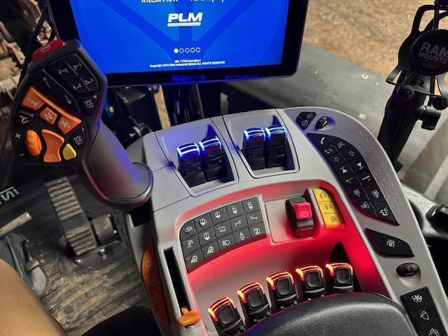 Image of New Holland SP370F equipment image 4
