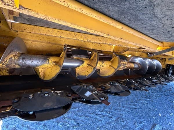 Image of New Holland Speedrower 260 equipment image 2