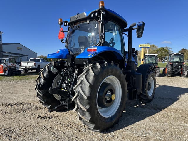 Image of New Holland T7.210 equipment image 4