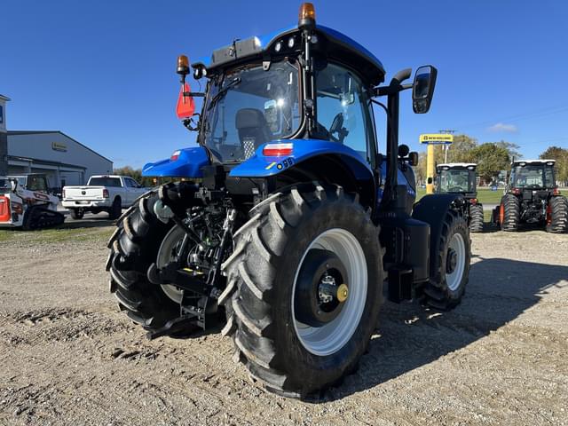 Image of New Holland T7.210 SideWinder II equipment image 2
