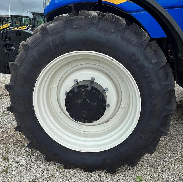Image of New Holland T7.245 equipment image 2