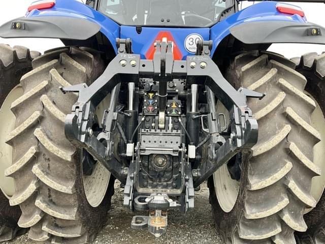 Image of New Holland T8.320 equipment image 4