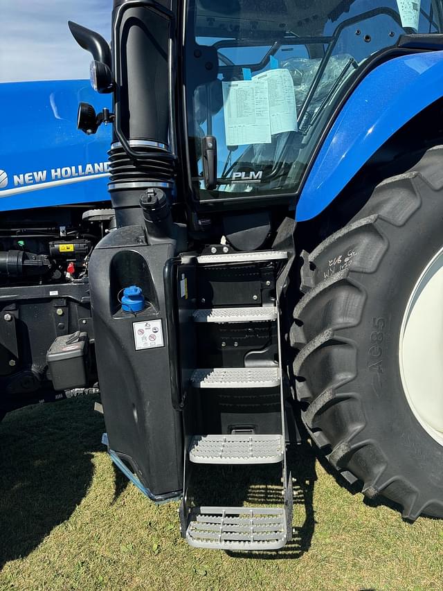 Image of New Holland T8.350 equipment image 2