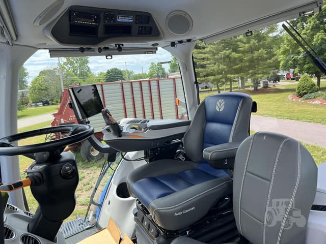 Image of New Holland T8.380 equipment image 2