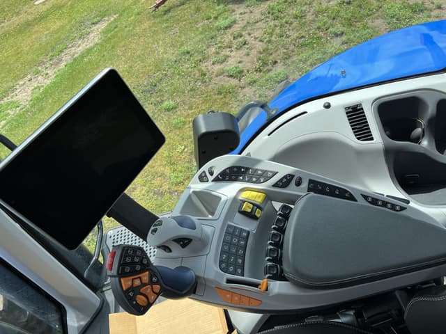 Image of New Holland T8.380 equipment image 3