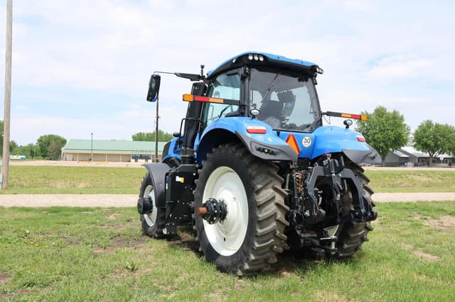 Image of New Holland T8.410 equipment image 4