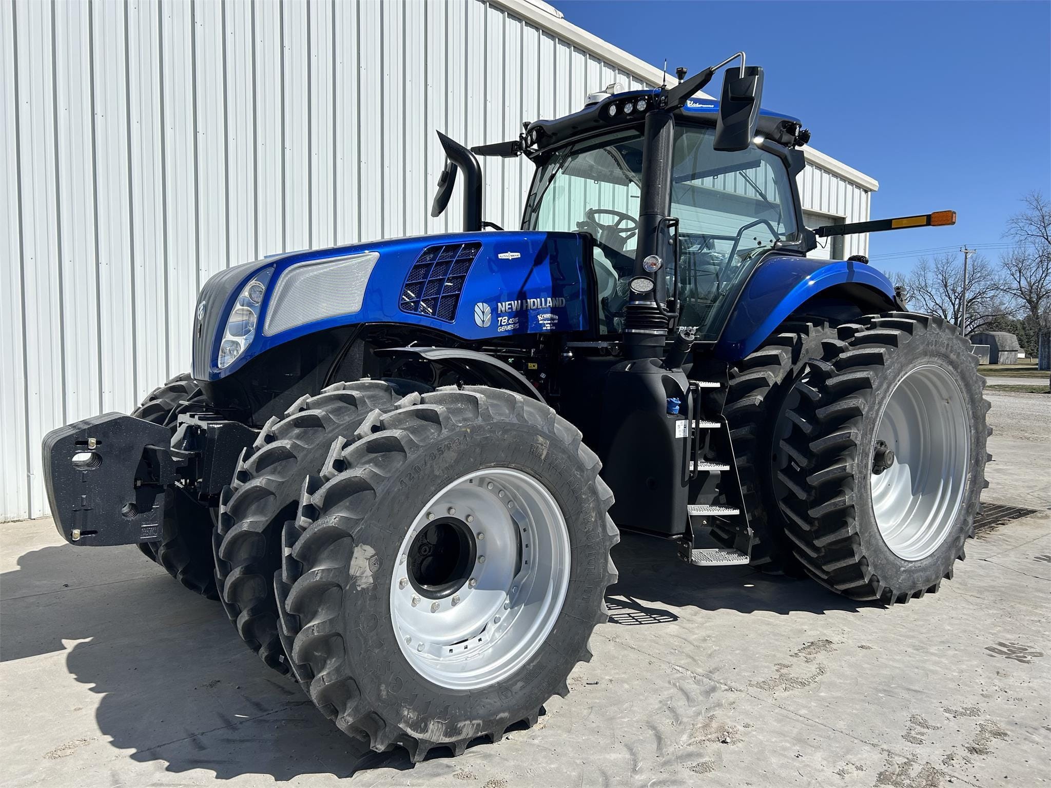 Main image New Holland T8.435