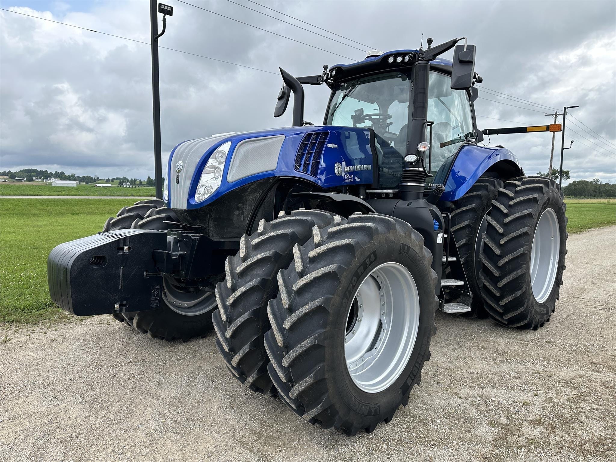 2024 New Holland T8.435 Equipment Image0