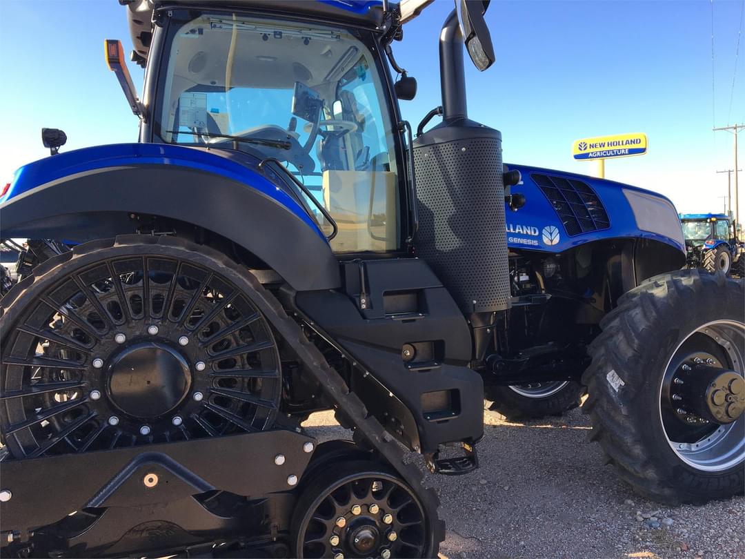 Image of New Holland T8.435 SmartTrax Image 1