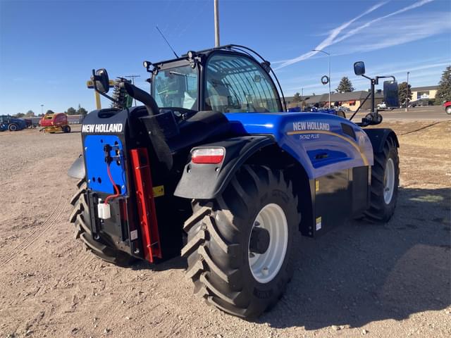 Image of New Holland TH7.42 Plus equipment image 3