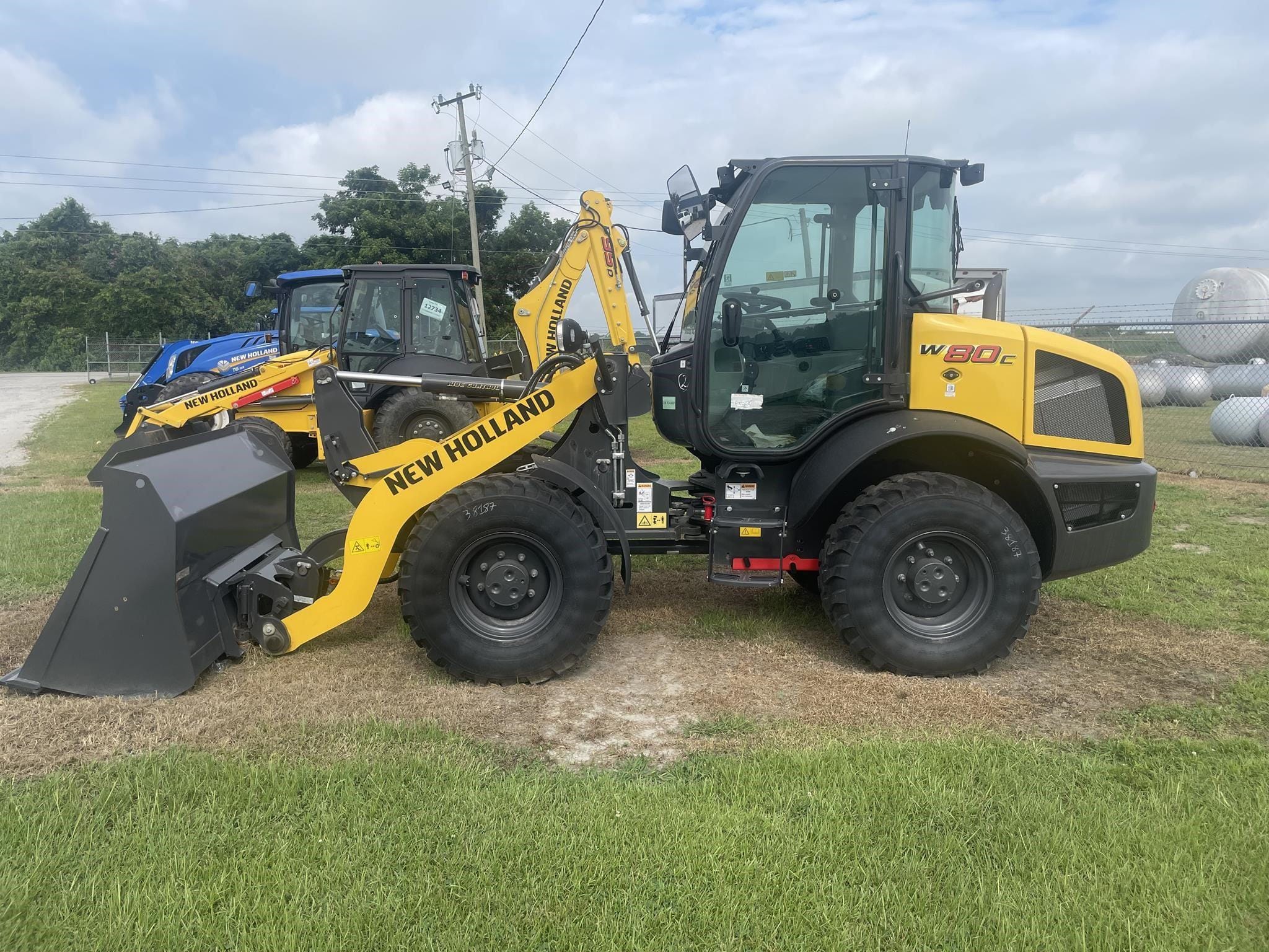 2024 New Holland W80C Equipment Image0